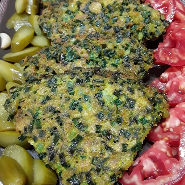 طرز تهیه کوکوی پیازچه خوشمزه و مجلسی با نکات کامل