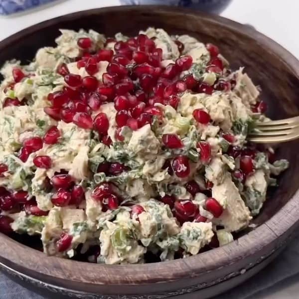 طرز تهیه سالاد مرغ و انار خوشمزه و مجلس با نکات کامل