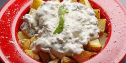 طرز تهیه سیب زمینی تنوری خوشمزه و مجلسی با نکات