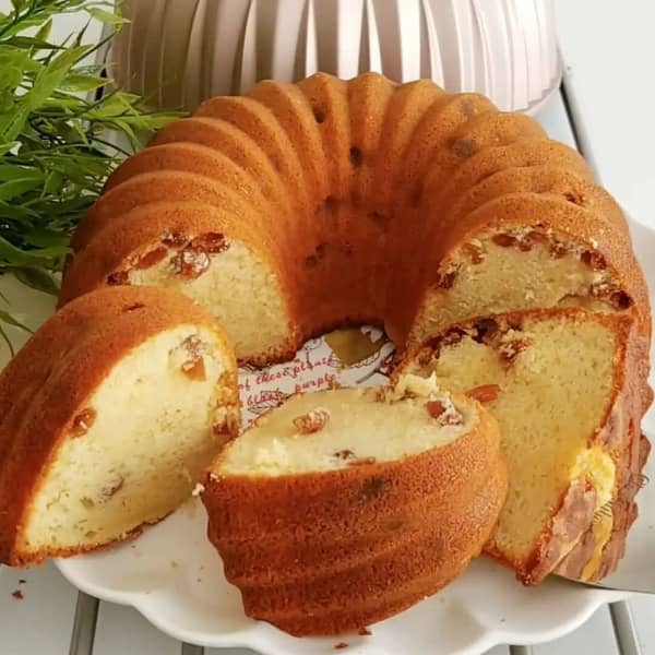طرز تهیه کیک کشمشی خوشمزه و مجلسی با نکات کامل