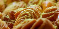 طرز تهیه شیرینی کاجا خوشمزه و مجلسی با نکات کامل