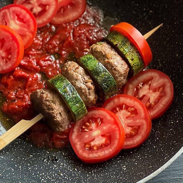 طرز تهیه کباب گوشت و کدو سبز خوشمزه و مجلسی با نکات