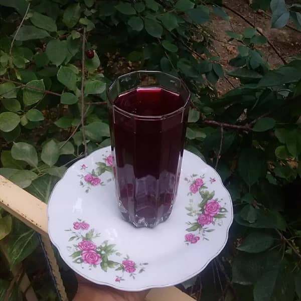 طرز تهیه شربت توت سیاه خوشرنگ و خوشمزه با نکات کامل