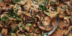 طرز تهیه قارچ استراگانوف خوشمزه و مخصوص با نکات کامل