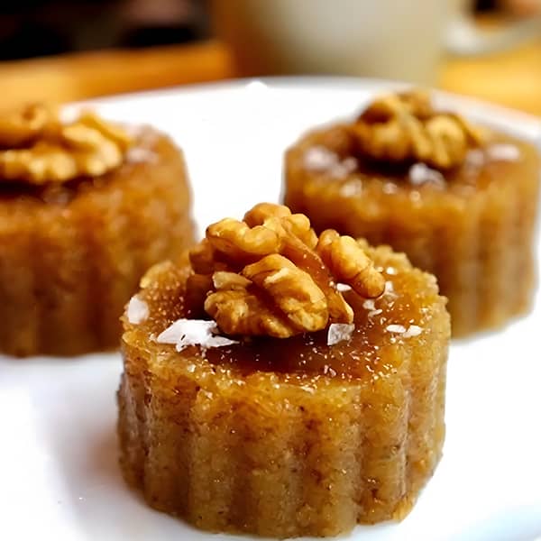 طرز تهیه حلوای سمولینا خوشمزه و مجلسی با نکات کامل