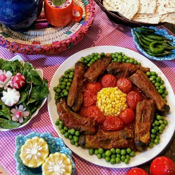 طرز تهیه خوراک گوجه بادمجان؛ این غذا برای روزهایی که وقت نداری عالیه!