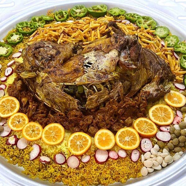 طرز تهیه قوزی گوشت مجلسی یک غذای مجلل عربی برای مجالس مهم