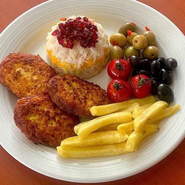 طرز تهیه کتلت مرغ و هویج؛ این شام خوشمزه رو حتما درست کنید