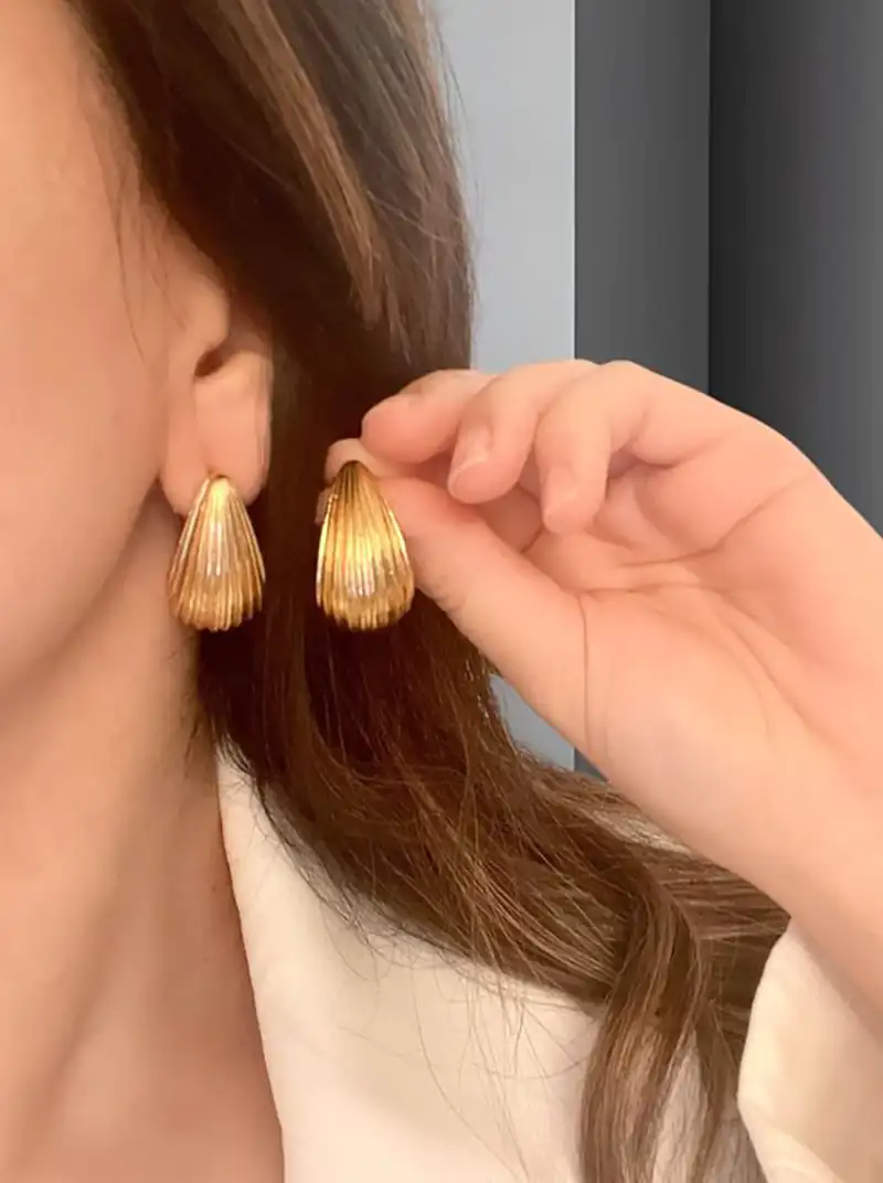 گوشواره صدفی طلا