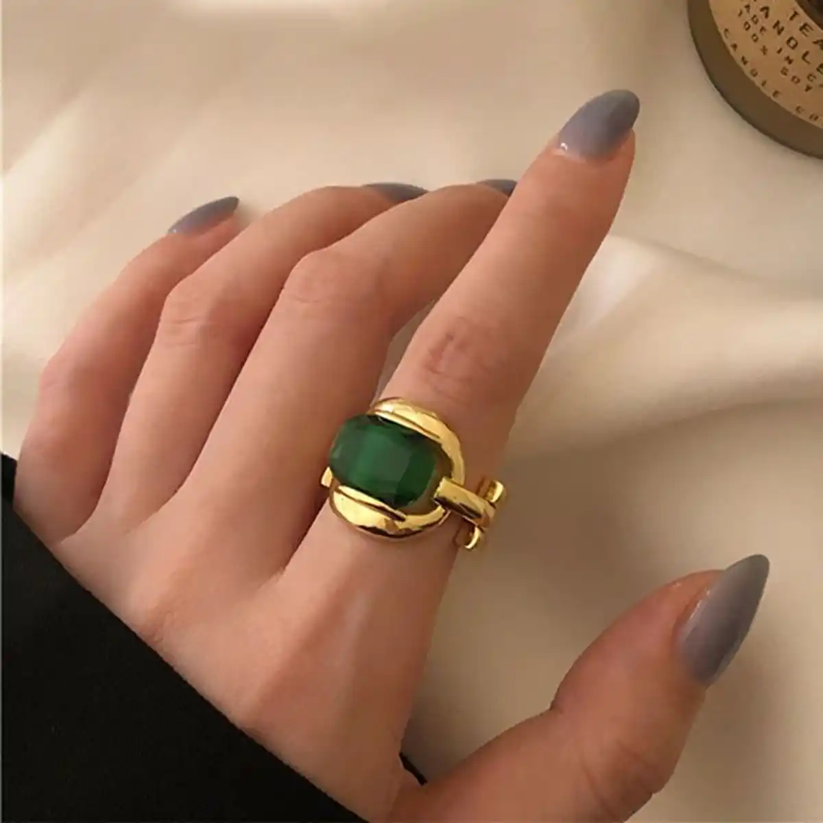 انگشتر زنانه طلا لاکچری