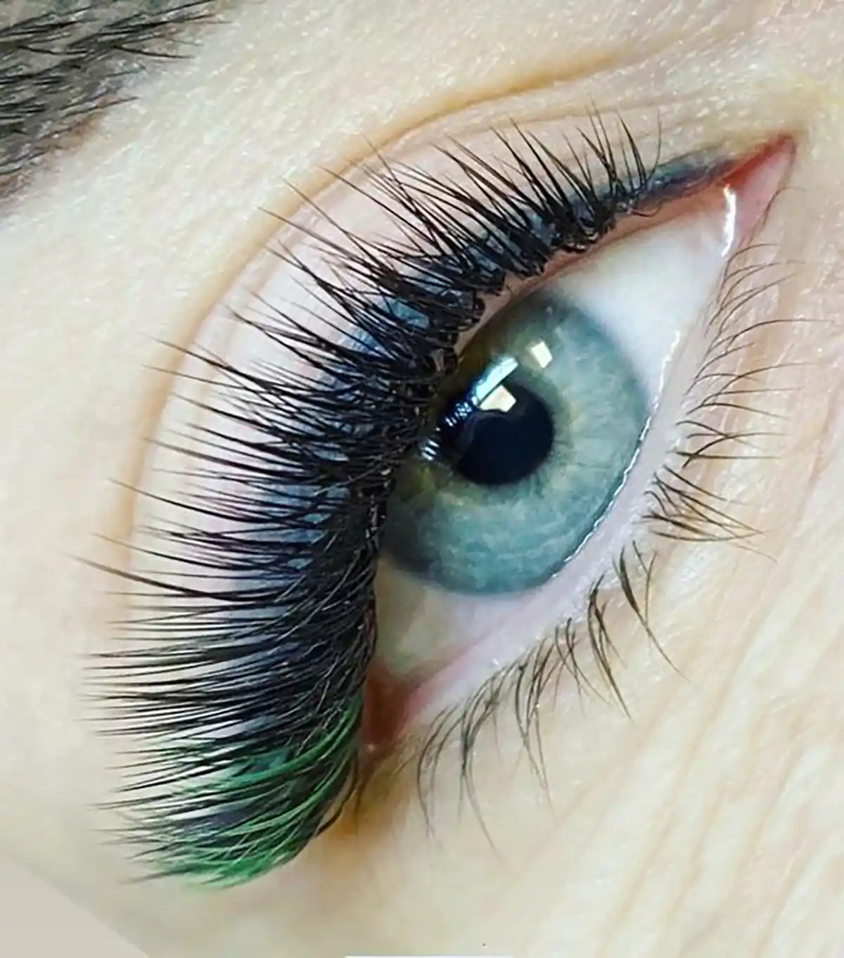 اکستنشن مژه سبز