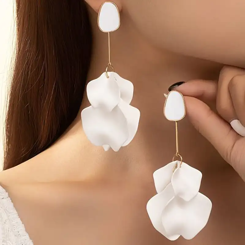 گوشواره آویز گل