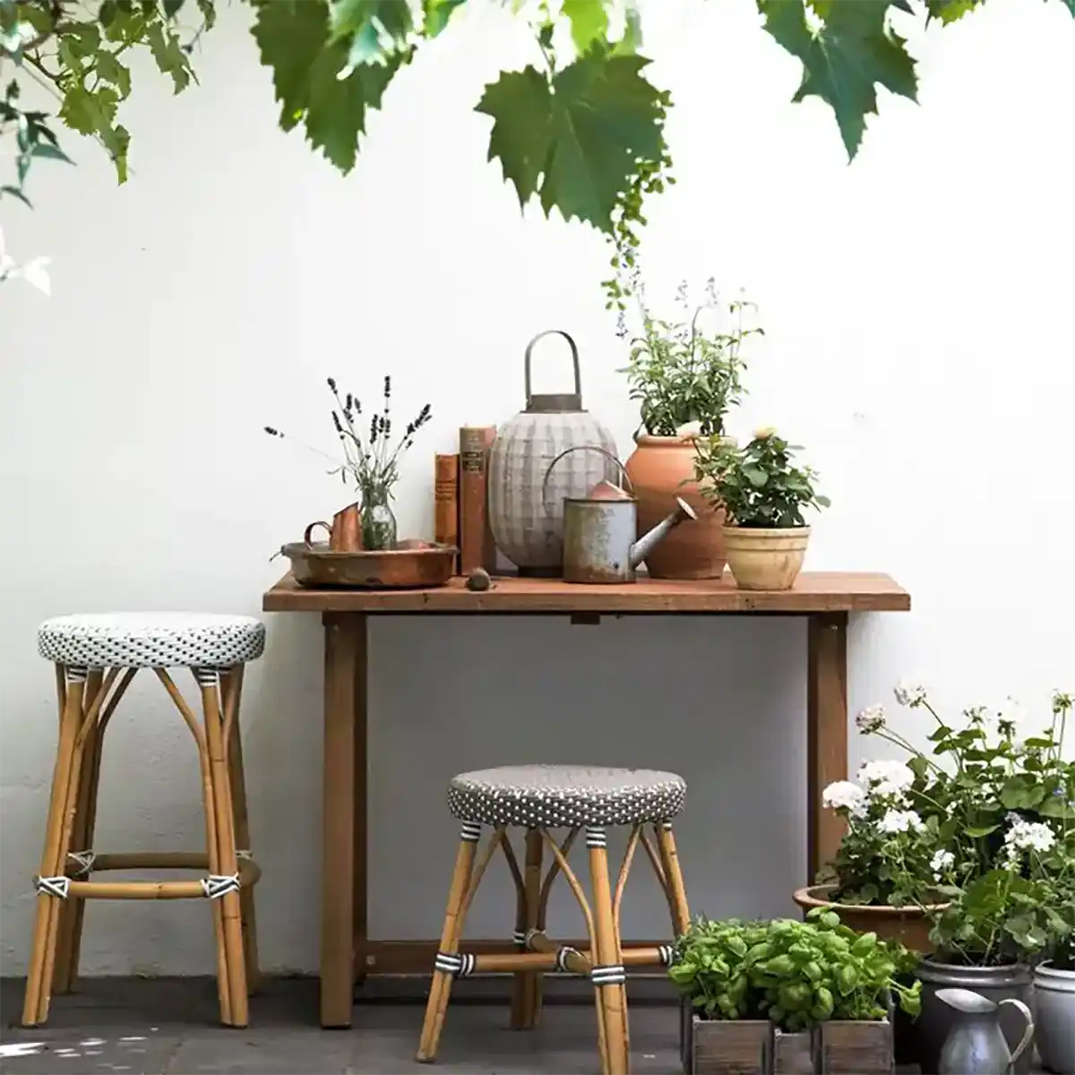میز و صندلی برای تراس