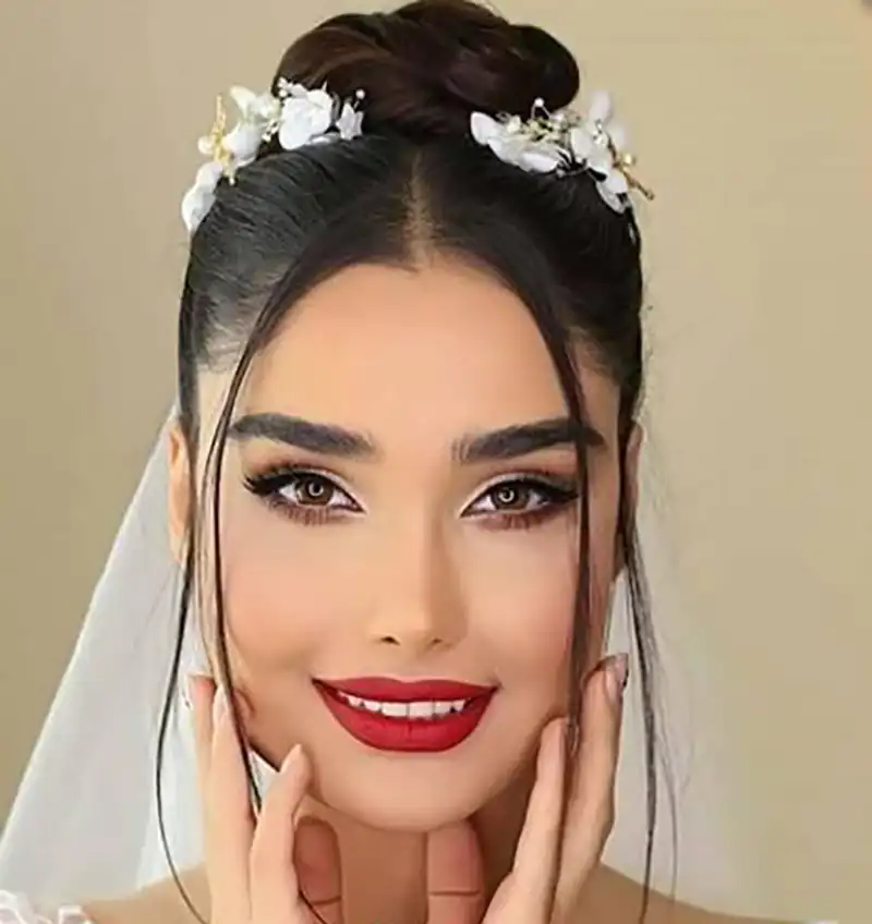 مدل آرایش عروس با رژ قرمز