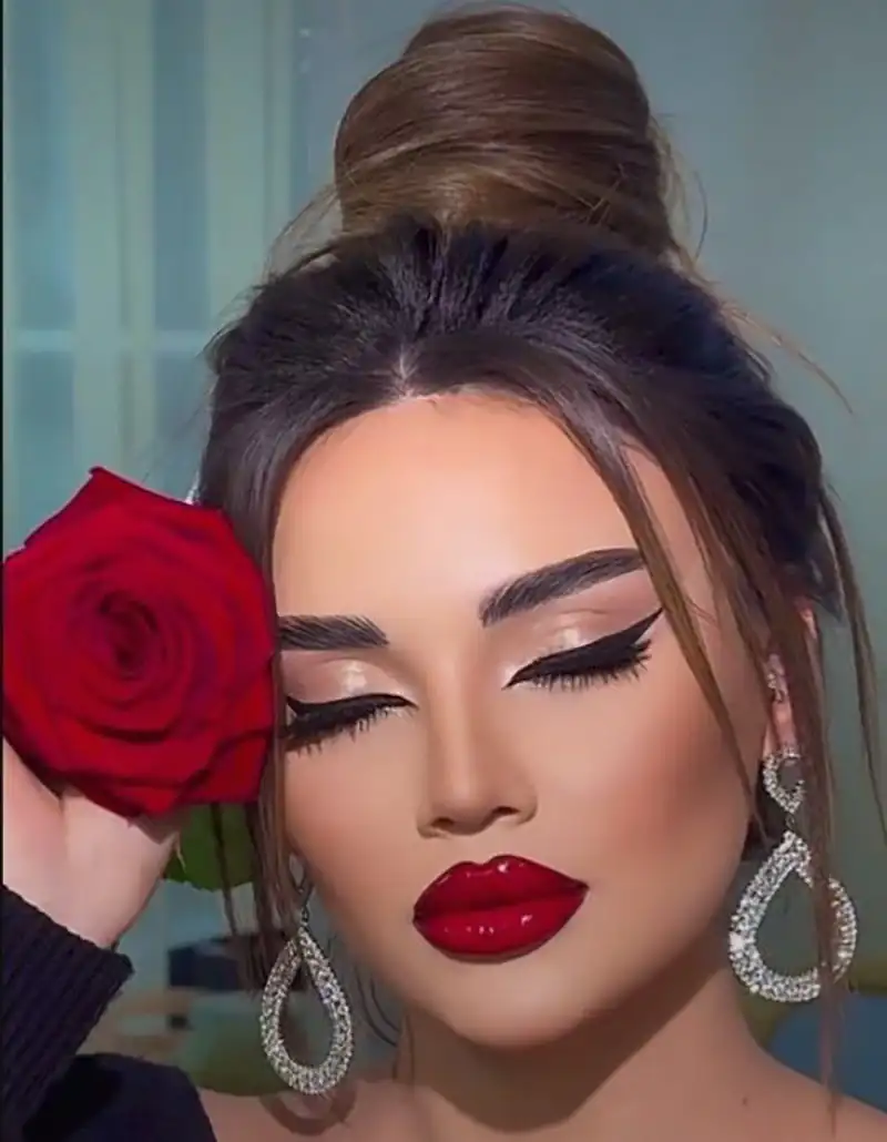 مدل آرایش عروس با رژ قرمز
