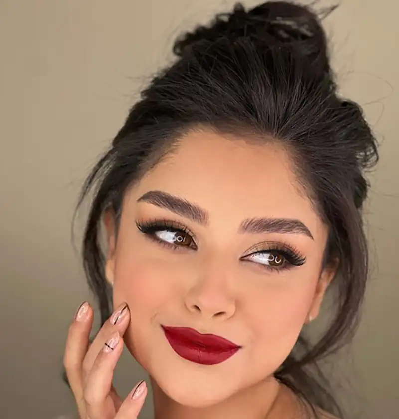مدل آرایش عروس با رژ قرمز