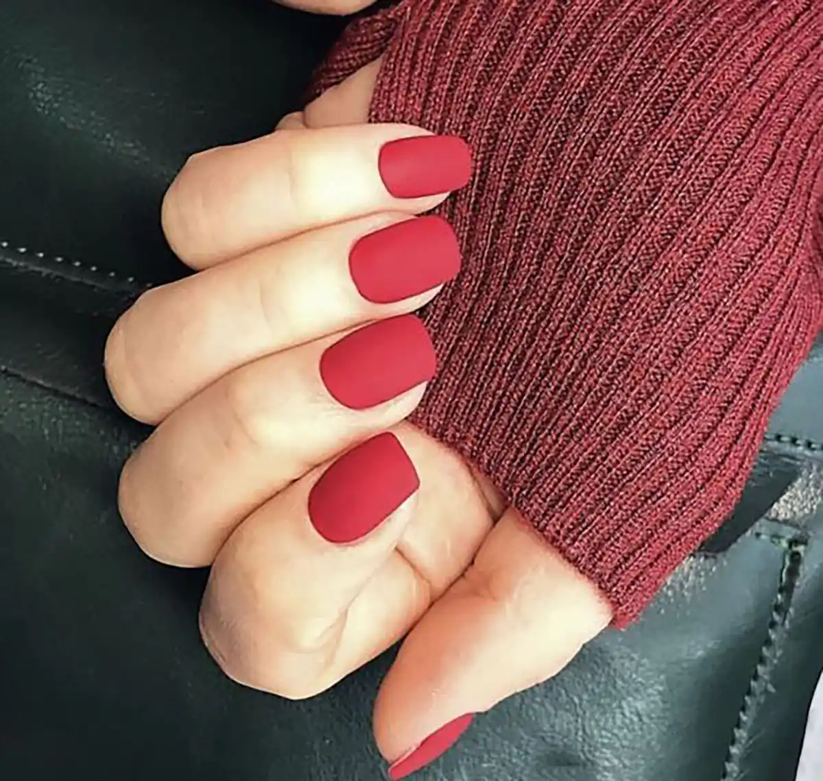 ناخن با رنگهای مات