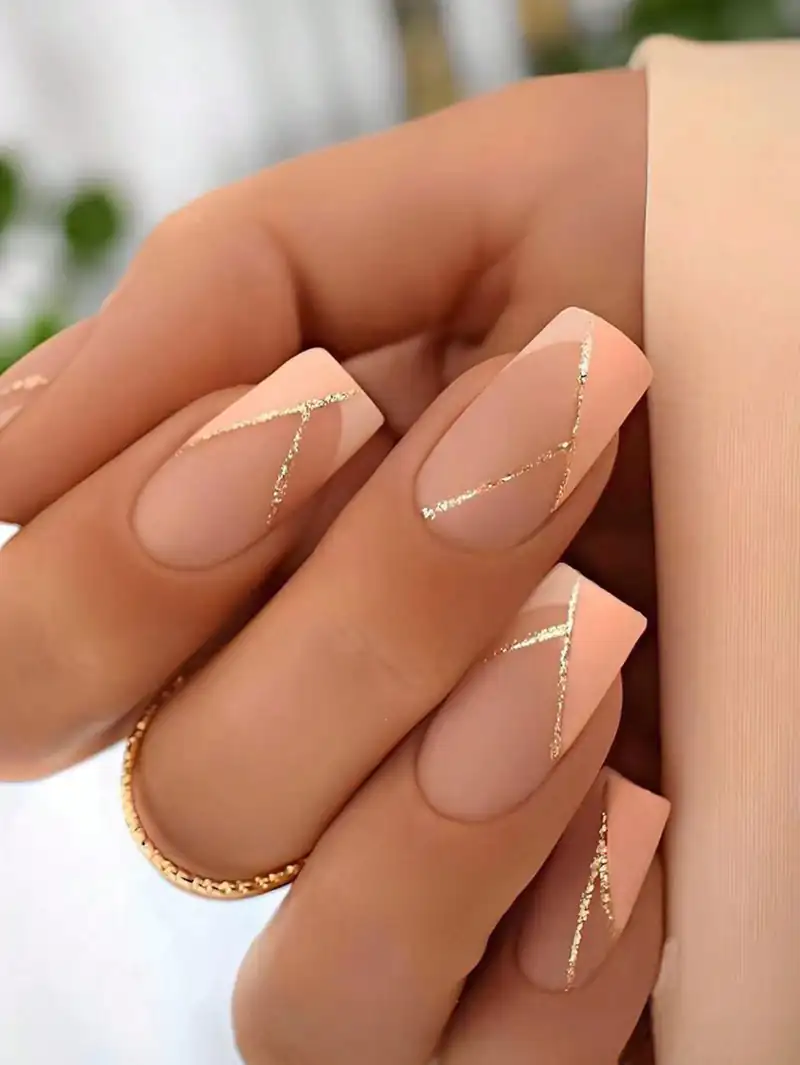 طراحی ناخن با رنگ نود