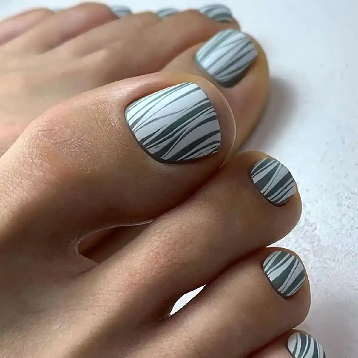 طراحی ناخن پا تابستونی