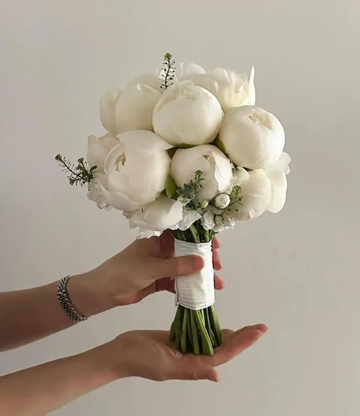 دسته گل عروس با گل طبیعی