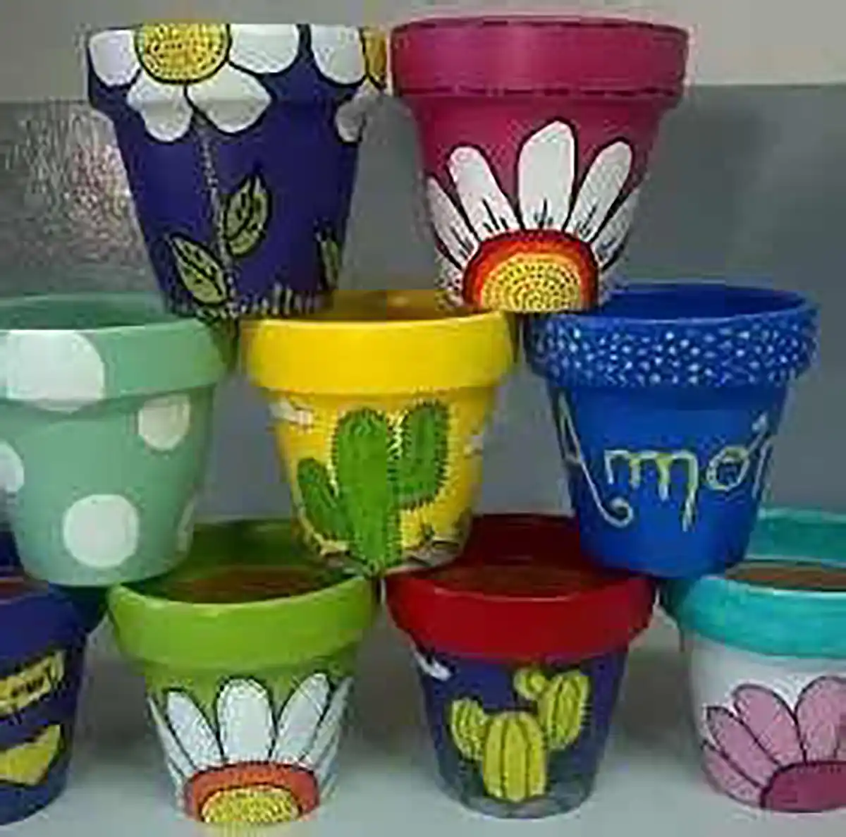 گلدان سفالی نقاشی شده کیوت