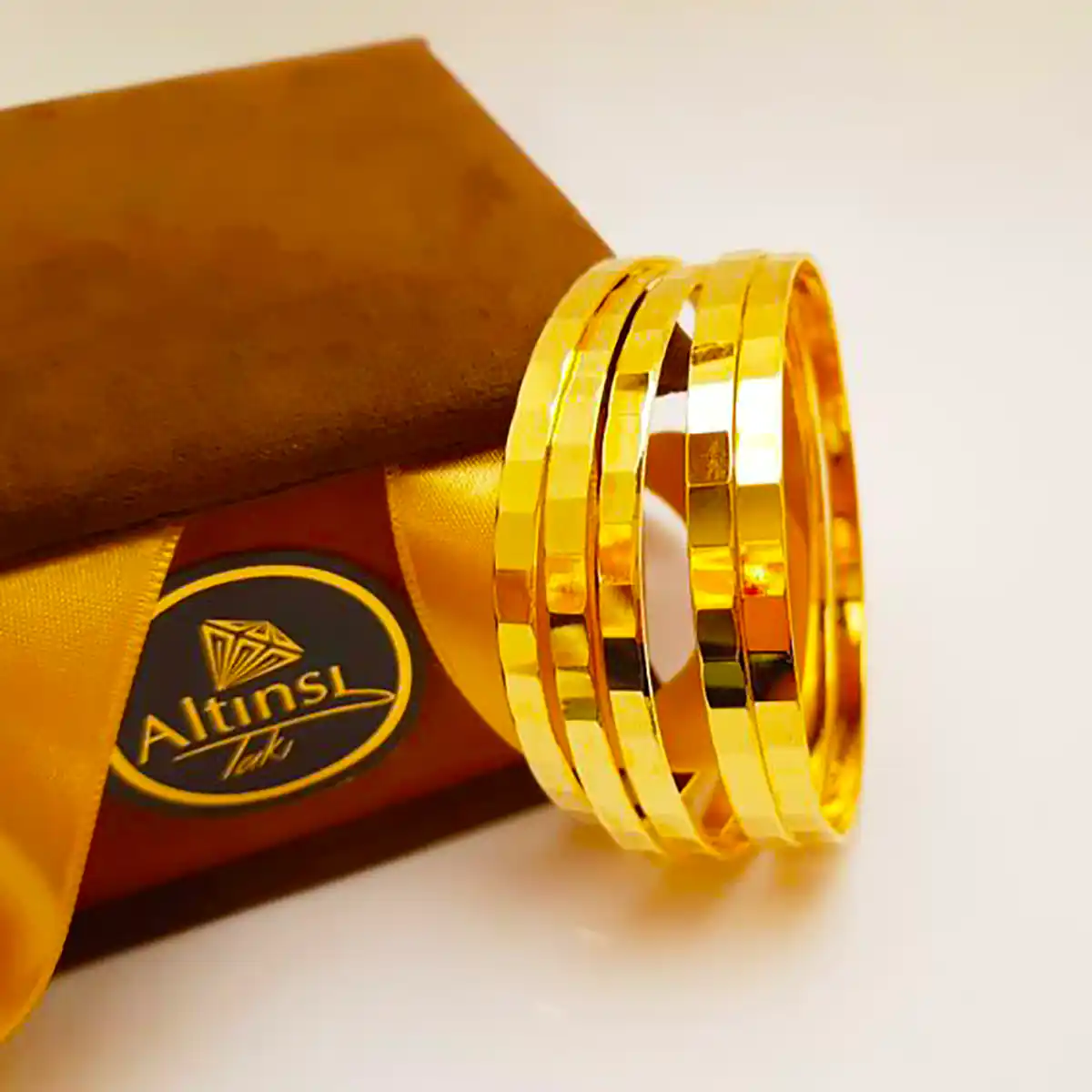 النگو طلا آیینه ای شیک