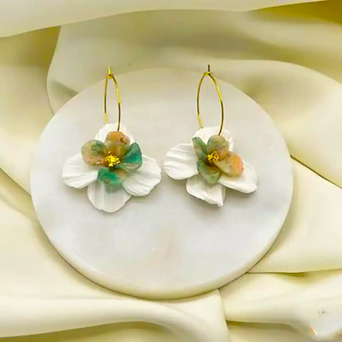 گوشواره آویز سه بعدی گل