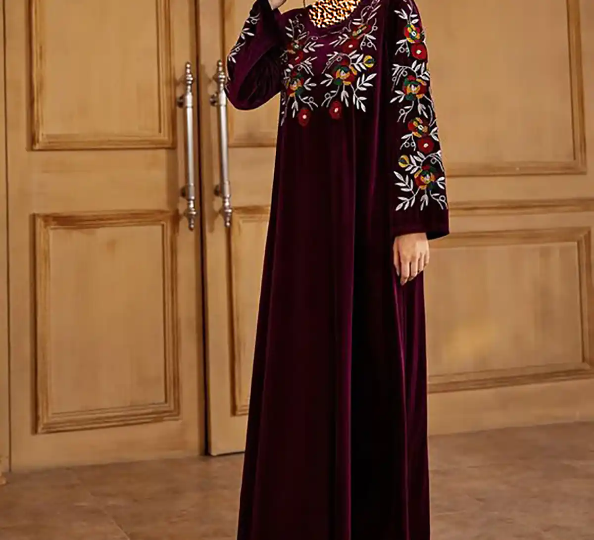 پیراهن مخملی متفاوت و خیره‌کننده