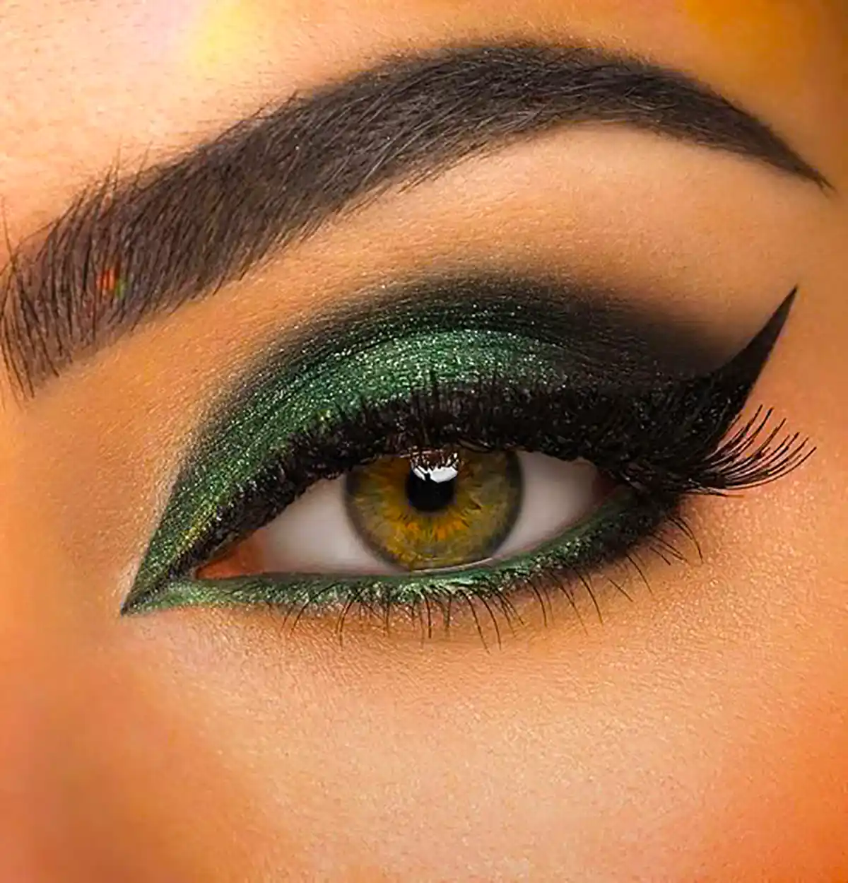 سایه چشم سبز غلیظ