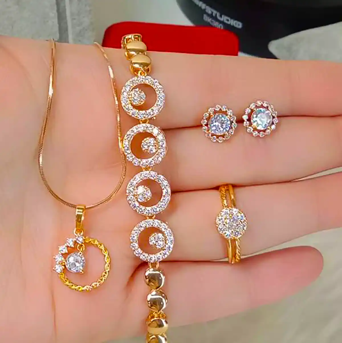 سرویس طلا شیک و لوکس