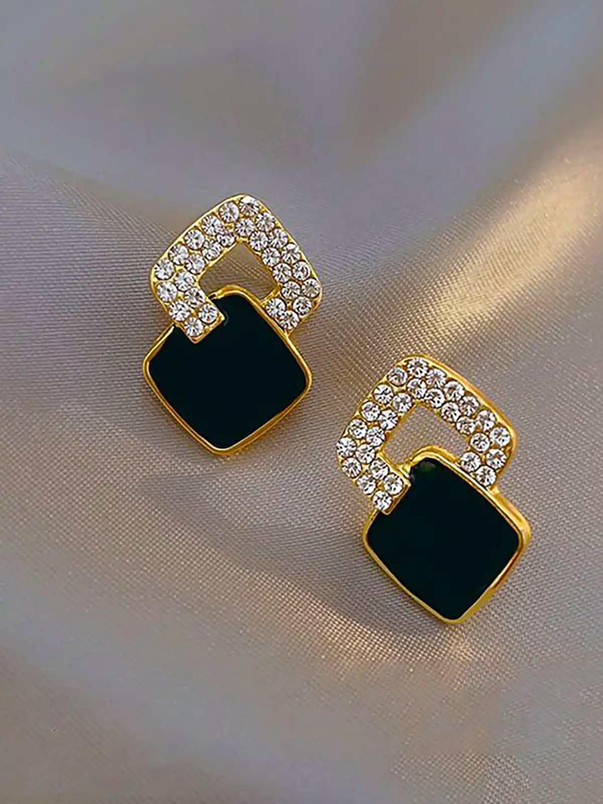 گوشواره آویز مشکی خاص