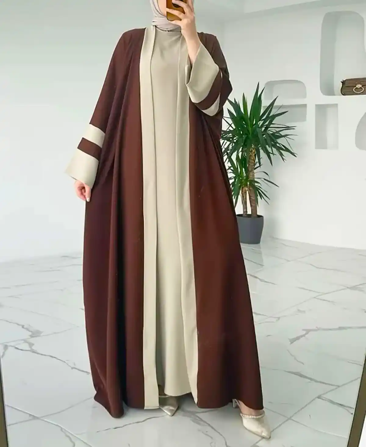 مانتو عبایی شیک پوشیده