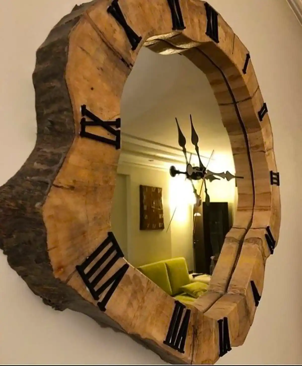 ساعت دیواری چوبی مدرن