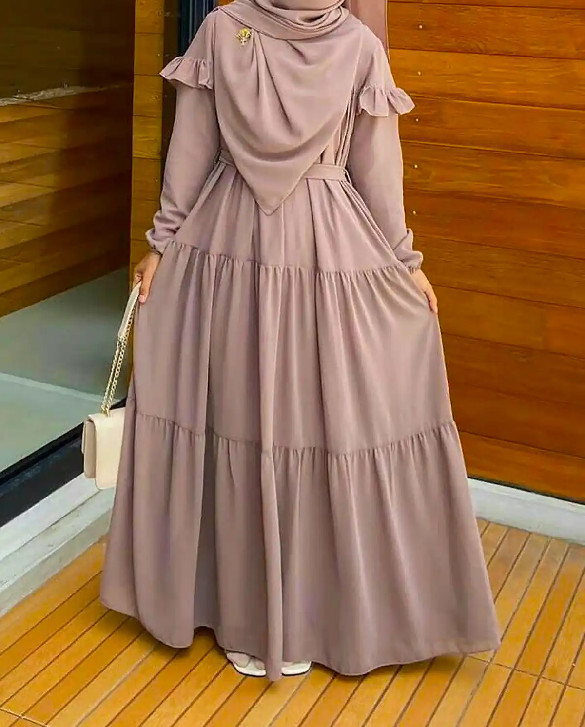 لباس پوشیده زنانه ساده