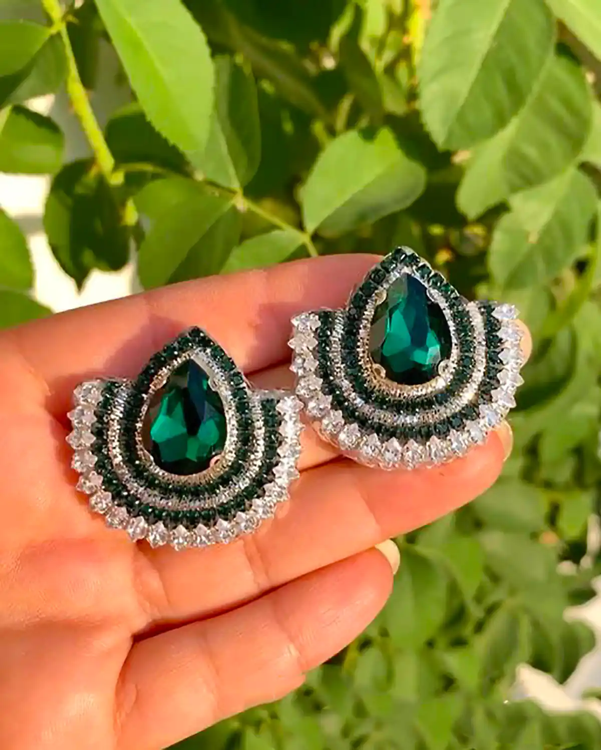 گوشواره جواهر دوزی شده جذاب