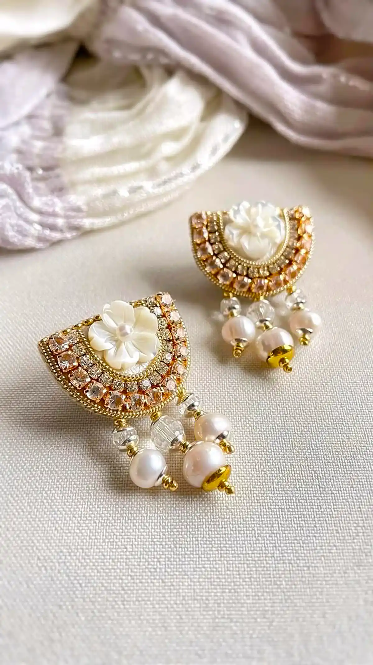 گوشواره جواهر دوزی شده جذاب