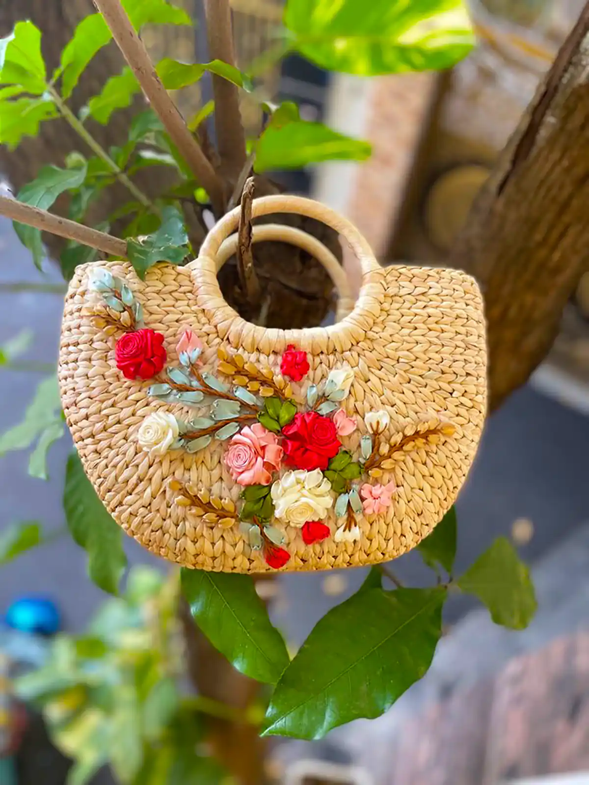 کیف گلدوزی شده زیبا