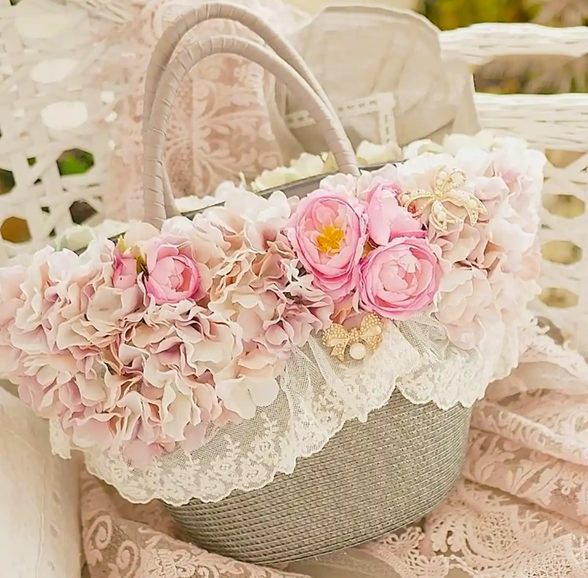 کیف گلدوزی شده زیبا