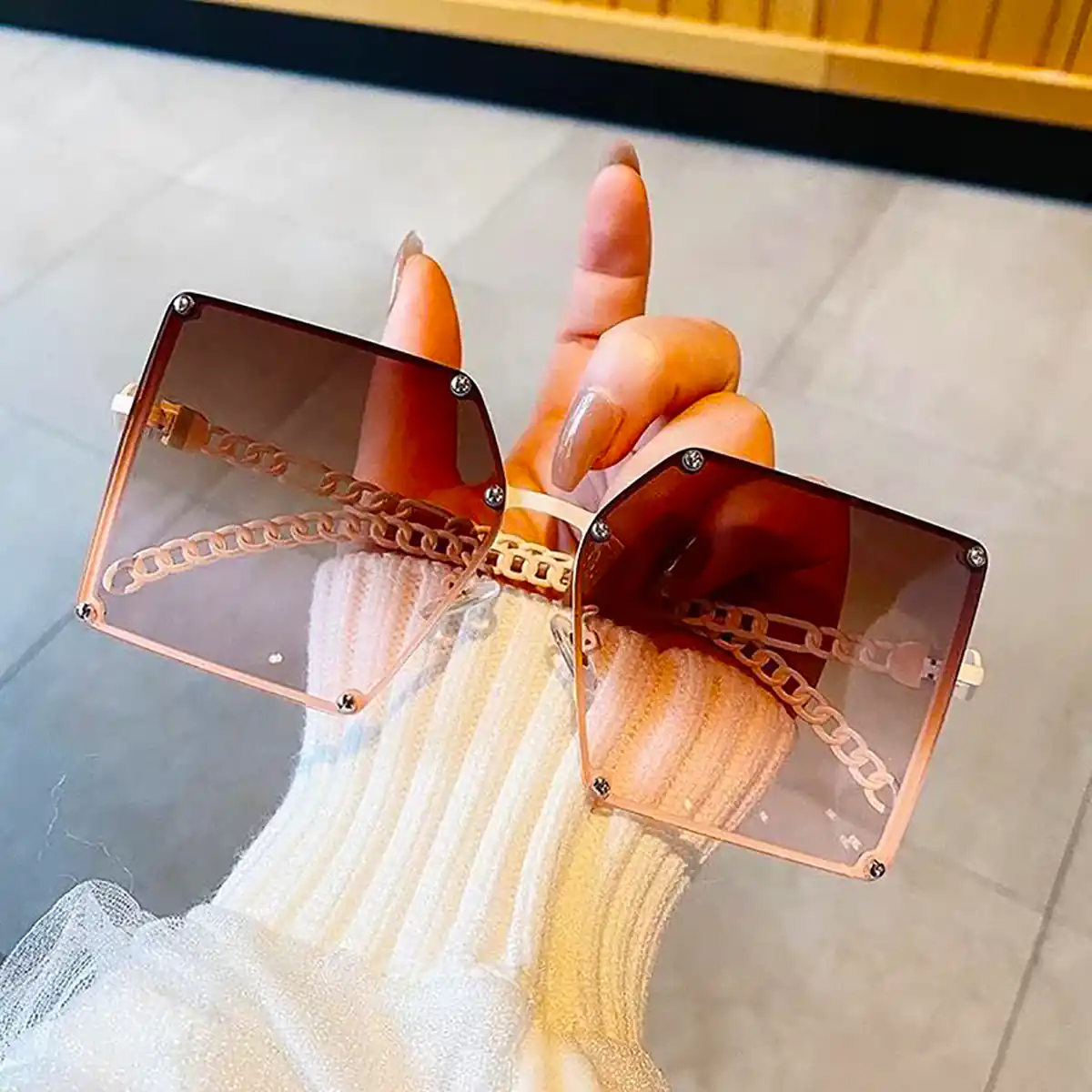 عینک آفتابی با کلاس و جذاب