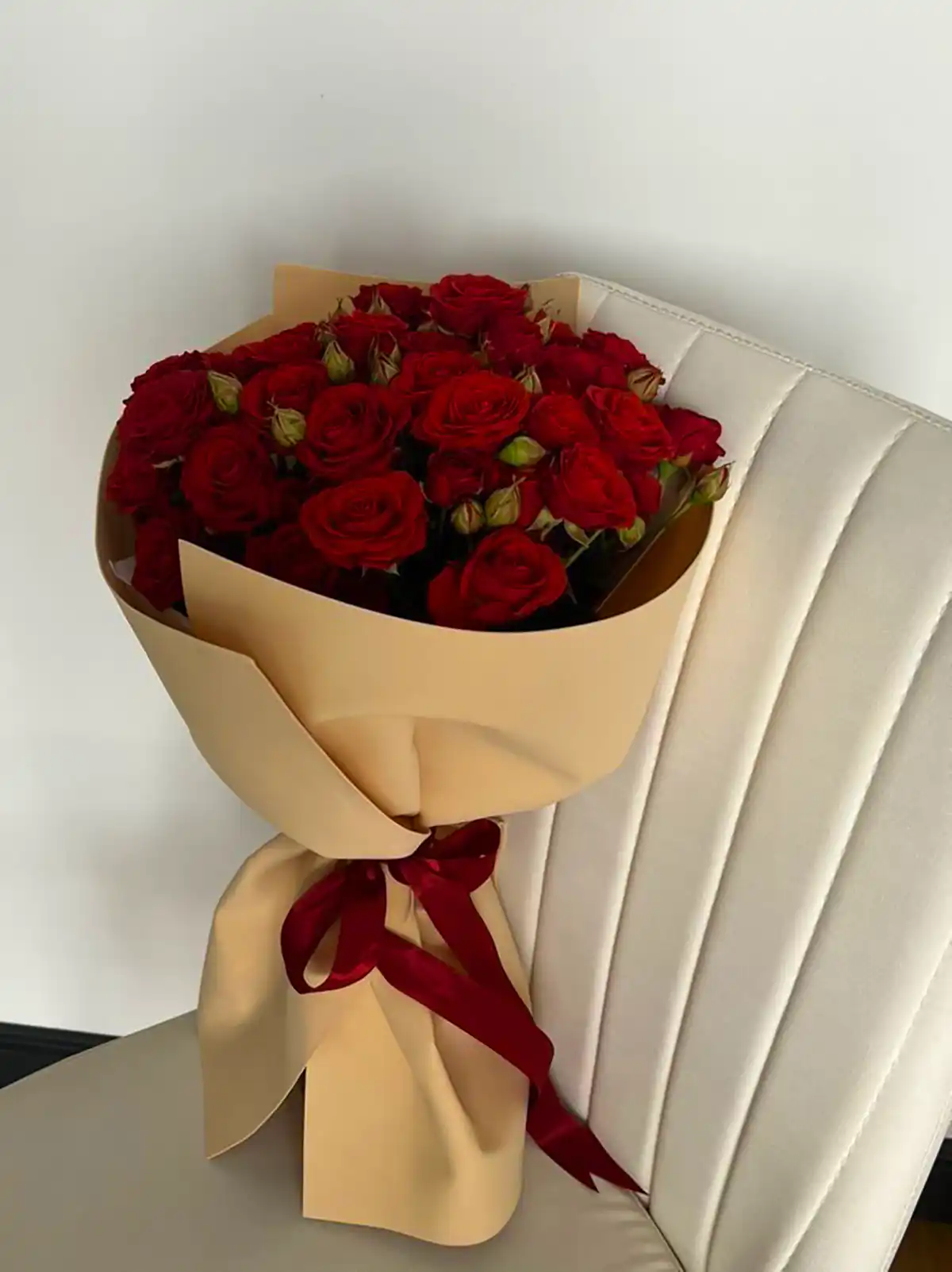 دسته گل رز قرمز و شیک