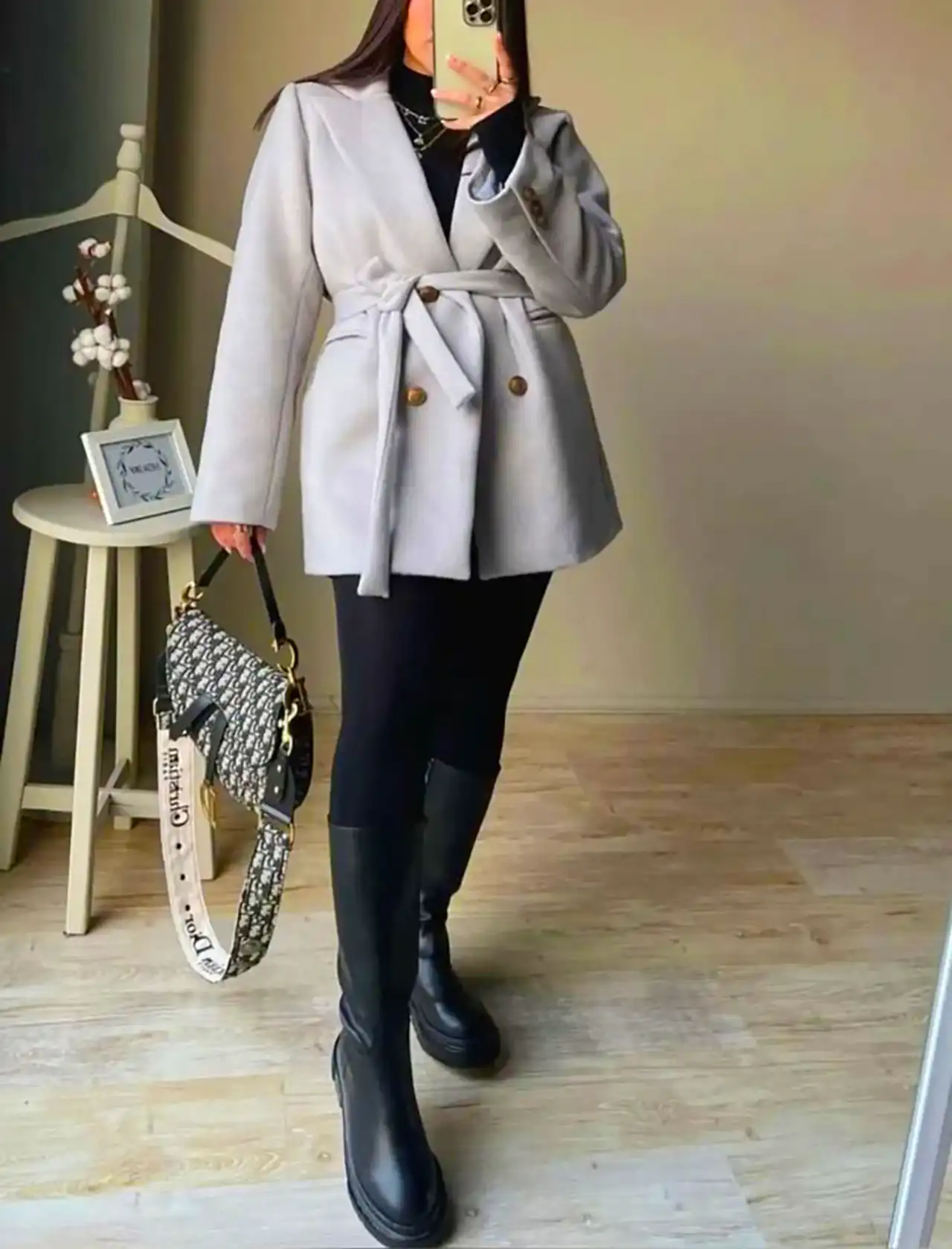 تیپ زمستانی زنانه با پالتو