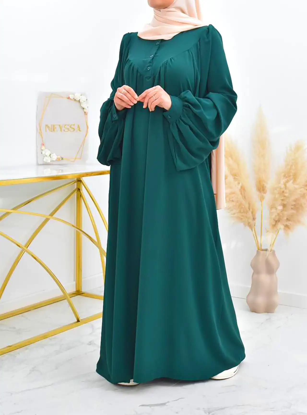 پیراهن بلند و محجبه زنانه
