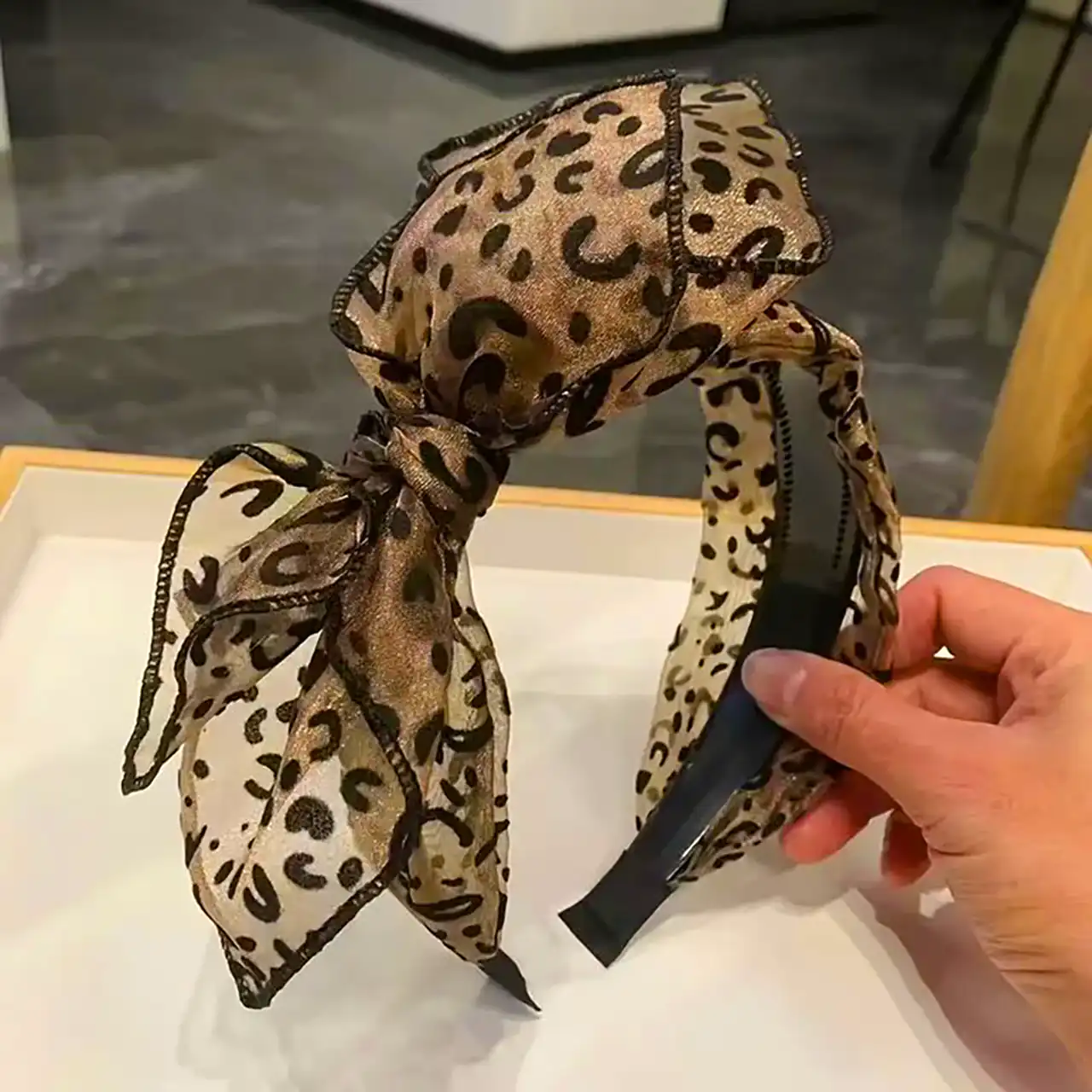 اکسسوری پلنگی برای مو