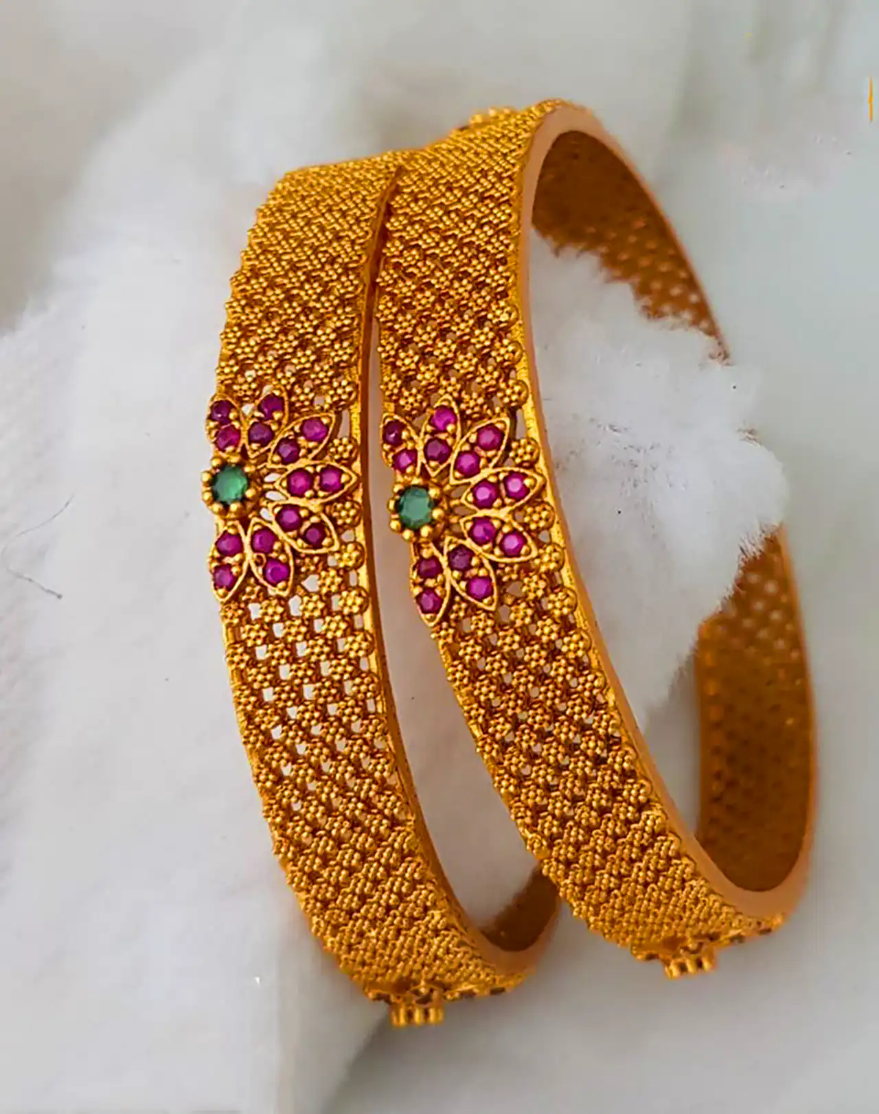 النگو طلا ژورنالی