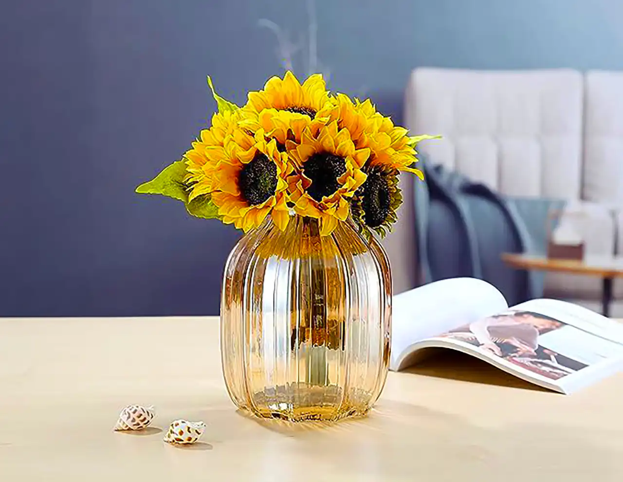گلدان گل برای میز وسط