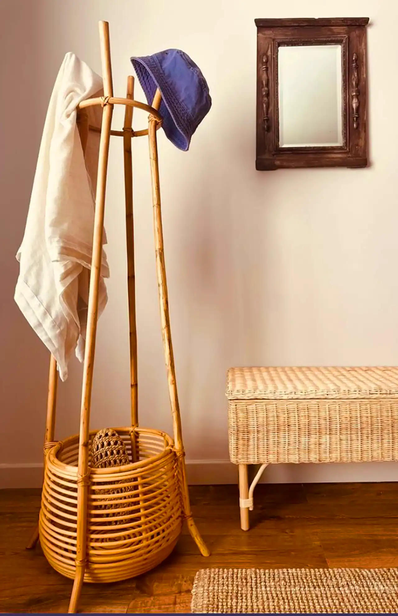 رخت آویز چوبی ایستاده