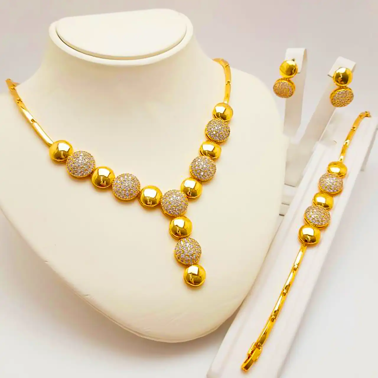 سرویس طلا برای عروس