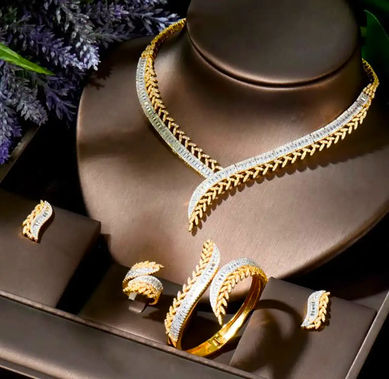 سرویس طلا برای عروس