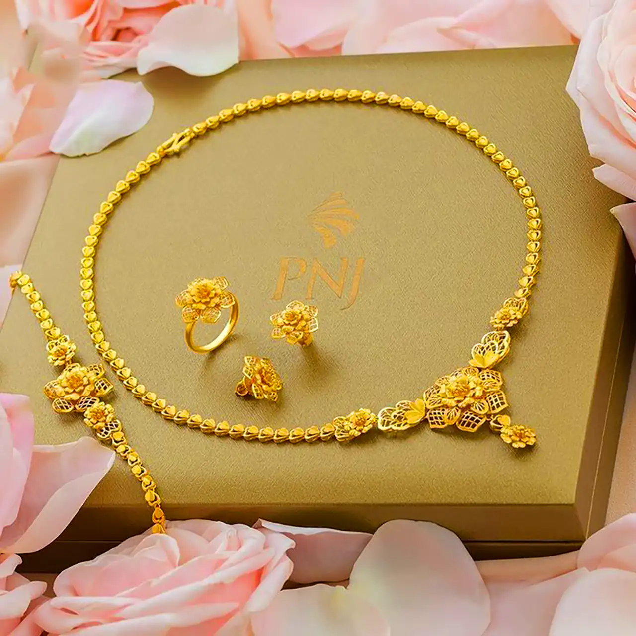 سرویس طلا برای عروس