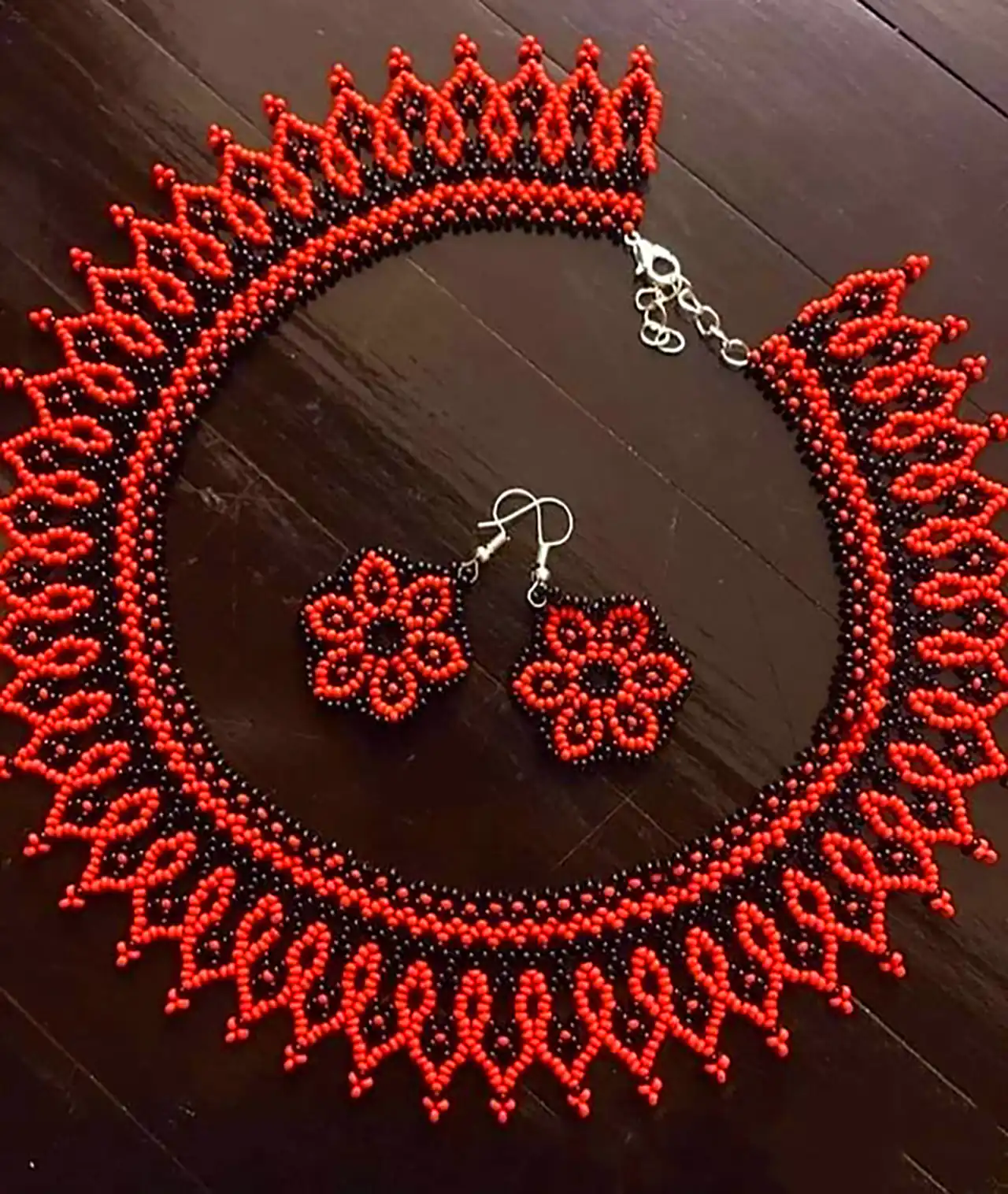 اکسسوری سنتی با رنگ های جذاب